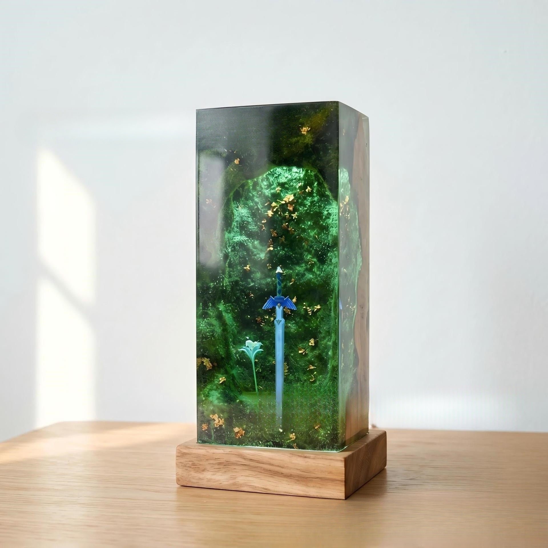 🗡️ A gamer's desktop faith! Master Sword resin miniature landscape, capturing Hyrule's forest and serenity. The moment it lights up at night is truly tear-jerking✨