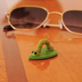 🚗 Glasses always slip off your collar? Use this bug magnetic clip. Attach and magnetize, free your nose bridge. Commuting or at the office, your glasses will never be out of reach✨